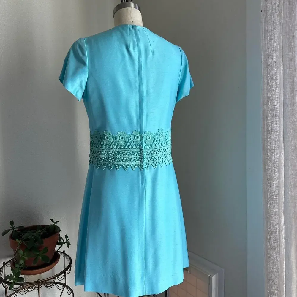 Alfred Werber Women’s Medium Aqua Mod Dress Coat Set Crochet Trim Mini